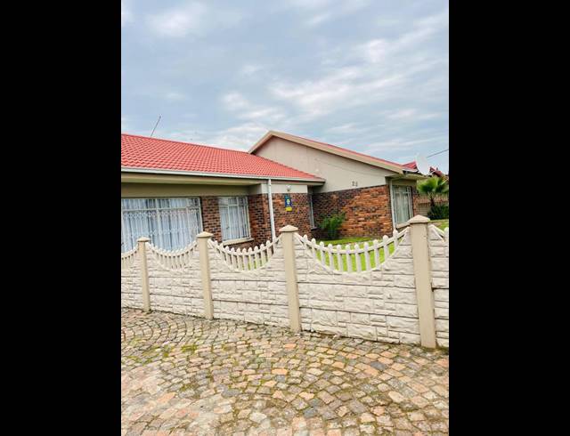 3 BEDROOM HOUSE FOR SALE IN FALCON RIDGE